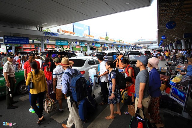 4.850 tỷ đồng có xóa được điểm đen kẹt xe khu sân bay Tân Sơn Nhất? ảnh 1