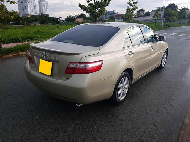 Hơn 10 năm sử dụng, Toyota Camry nhập từ Mỹ bán lại 500 triệu đồng ảnh 1