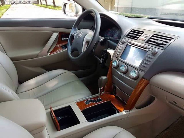 Hơn 10 năm sử dụng, Toyota Camry nhập từ Mỹ bán lại 500 triệu đồng ảnh 2