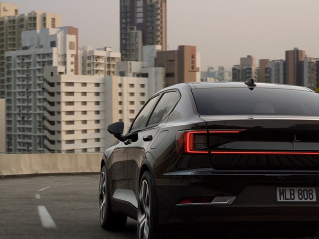 Xe điện Polestar 2 có giá đắt hơn Tesla Model 3 ảnh 1