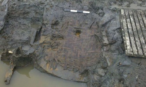 Quả trứng gà 1.700 năm tuổi còn nguyên vẹn ảnh 1