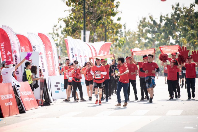 Hàng chục nghìn vận động viên chinh phục cung đường xanh tại giải Marathon quốc tế Thành phố Hồ Chí Minh Techcombank 2019 ảnh 1