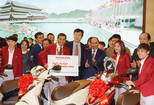 Thủ tướng: 'Chiến thắng của đội tuyển bóng đá truyền cảm hứng phát triển' ảnh 2