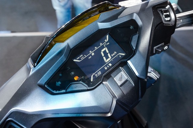 Honda Air Blade ra phiên bản mới, thế hệ cũ bán đúng giá ảnh 1