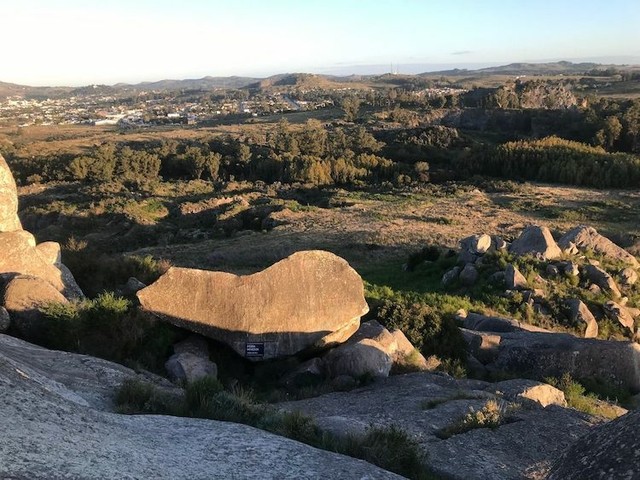 Cái kết của hòn đá 300 tấn tự dịch chuyển ảnh 1