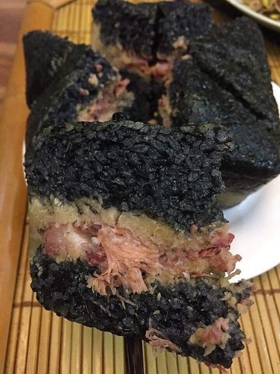 Bánh chưng nhân 'lạ' hút khách ảnh 1