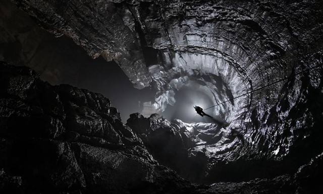 Loài cá lạ trong hang động ảnh 1