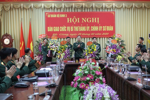 Bổ nhiệm Chính ủy 2 Sư đoàn ảnh 1