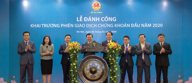 Tiến bước xây thị trường chuyên nghiệp  ảnh 4