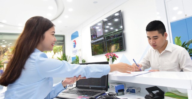 Nhà đầu tư bớt e ngại, thị trường chứng khoán sẽ phát triển ảnh 1