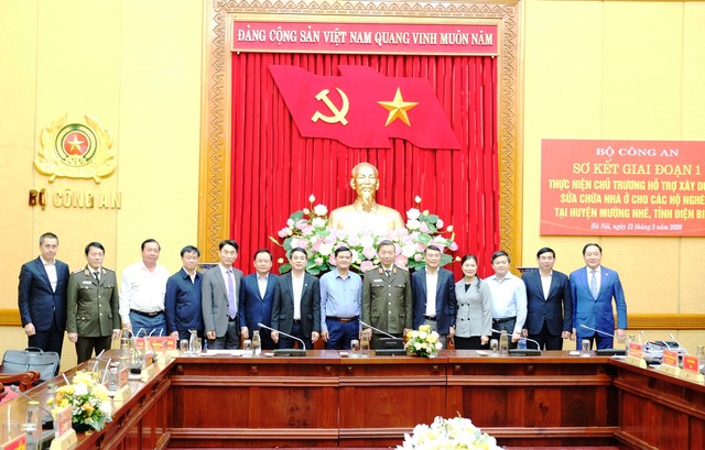 Vietcombank trao 10 tỷ đồng hỗ trợ kinh phí xây dựng, sửa chữa nhà ở cho 200 hộ nghèo tại huyện Mường Nhé, tỉnh Điện Biên ảnh 4