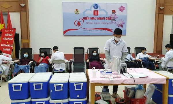 Chung tay phòng chống dịch Covid-19: Công đoàn Cơ quan Bảo hiểm Xã hội Việt Nam tổ chức chương trình hiến máu tình nguyện ảnh 3