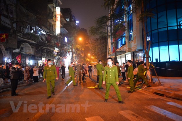 Dịch COVID-19: Hà Nội gỡ lệnh cách ly đối với khu Trúc Bạch ảnh 1