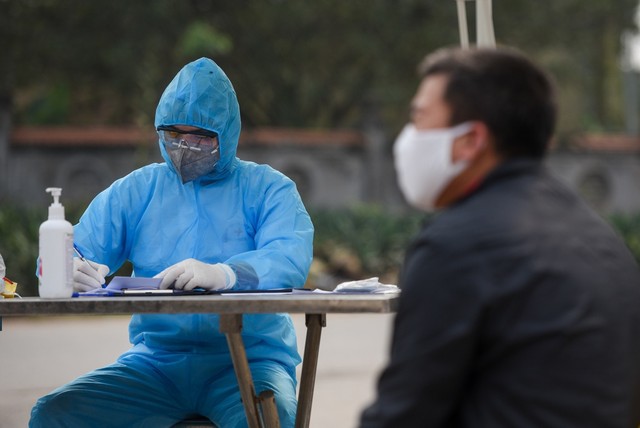 Bệnh nhân 262 mỗi ngày đi xe đưa đón nhân viên với 40 người ảnh 1