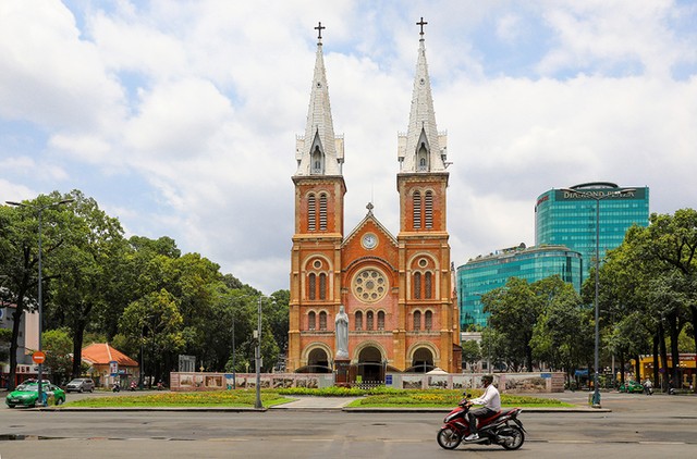 TP.HCM, Hà Nội cách ly xã hội đến 22/4 ảnh 1