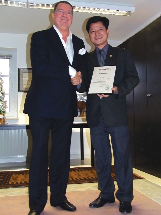 CEO Teksol® Paints Tô Anh Dũng: Người bị sơn sinh thái “bỏ bùa” ảnh 1