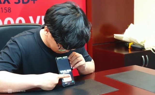 Sinh viên không che mặt nhận độc đắc 20 tỷ ảnh 1