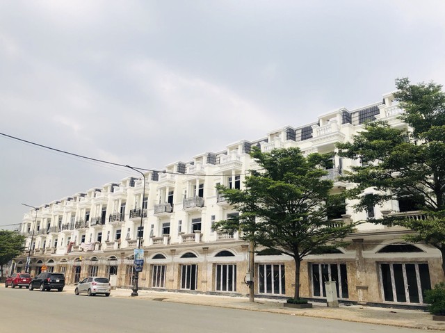 Các sản phẩm nhà phố sở hữu lâu dài, hạ tầng hoàn thiện thu hút đầu tư. Ảnh dự án Icon Central.