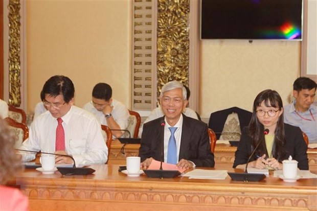 Phó Chủ tịch Ủy ban Nhân dân Thành phố Hồ Chí Minh Võ Văn Hoan làm việc với bà Carolyn Turk, Giám đốc quốc gia Ngân hàng Thế giới tại Việt Nam. (Ảnh: Thanh Vũ/TTXVN). Phó Chủ tịch Ủy ban Nhân dân Thành phố Hồ Chí Minh Võ Văn Hoan làm việc với bà Carolyn Turk, Giám đốc quốc gia Ngân hàng Thế giới tại Việt Nam. (Ảnh: Thanh Vũ/TTXVN).