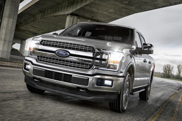 Dòng bán tải Ford F-150 giành giải Xe tải của năm.