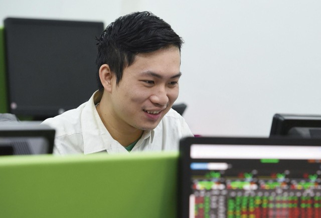 Nhiều nhà đầu tư kỳ vọng, VN-Index sẽ tiến lên các ngưỡng điểm cao mới cho “bằng chị, bằng em” với thị trường quốc tế.