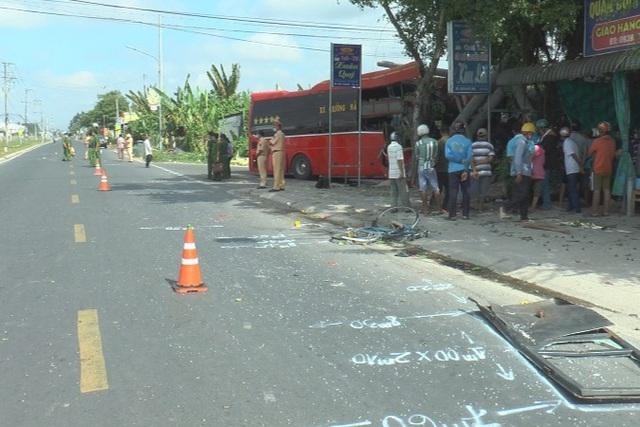 Hiện trường vụ tai nạn làm 3 người tử vong.