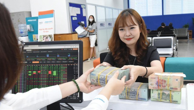 Thanh khoản sôi động ở các cổ phiếu của doanh nghiệp có những câu chuyện mới để kể trong mùa đại hội cổ đông năm nay. Ảnh: Dũng Minh. Thanh khoản sôi động ở các cổ phiếu của doanh nghiệp có những câu chuyện mới để kể trong mùa đại hội cổ đông năm nay. Ảnh: Dũng Minh.