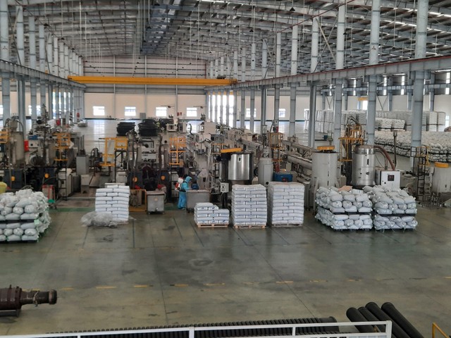 Thực hiện phun khử khuẩn định kỳ toàn bộ công ty và nhà máy.