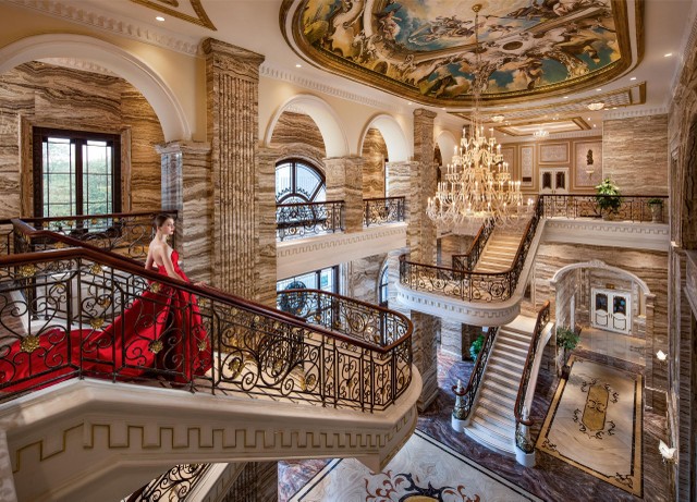 Đại sảnh sang trọng, đẳng cấp tại D’. Palais Louis.