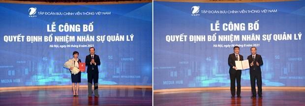 Chủ tịch VNPT Phạm Đức Long (bên phải mỗi ảnh) trao quyết định bổ nhiệm cho 2 Phó Tổng giám đốc. (Ảnh: T.Q). Chủ tịch VNPT Phạm Đức Long (bên phải mỗi ảnh) trao quyết định bổ nhiệm cho 2 Phó Tổng giám đốc. (Ảnh: T.Q).