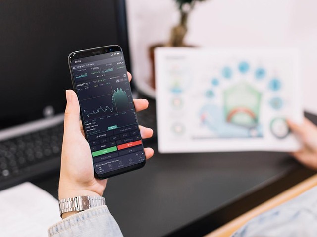 Nhà đầu tư có thể tham khảo và lựa chọn những công ty chứng khoán uy tín với mức chi phí giao dịch tốt nhất để tiết kiệm chi phí, tối đa hóa lợi nhuận. Nhà đầu tư có thể tham khảo và lựa chọn những công ty chứng khoán uy tín với mức chi phí giao dịch tốt nhất để tiết kiệm chi phí, tối đa hóa lợi nhuận.