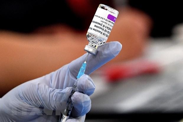 Các chuỗi siêu thị của Australia yêu cầu tiêm phòng bắt buộc vaccine đối với nhân viên. (Ảnh: AFP/TTXVN).