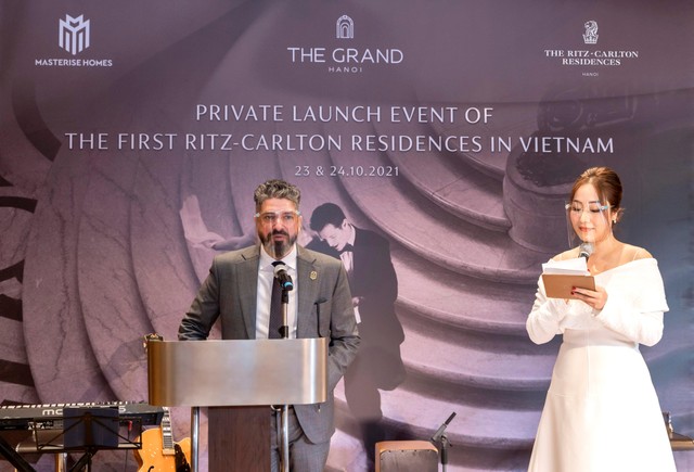 Ông Gibran Bukhari, Giám đốc khối Kinh doanh, Masterise Homes tại sự kiện mở bán Khu căn hộ hàng hiệu Ritz-Carlton, Hanoi. Ảnh: Masterise Homes. Ông Gibran Bukhari, Giám đốc khối Kinh doanh, Masterise Homes tại sự kiện mở bán Khu căn hộ hàng hiệu Ritz-Carlton, Hanoi. Ảnh: Masterise Homes.