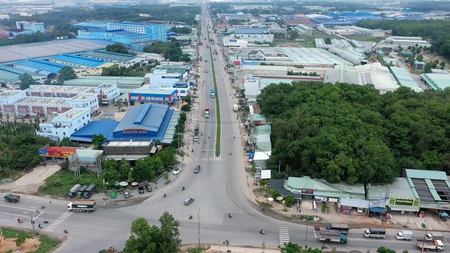 Các khu công nghiệp và đô thị phát triển sầm uất tại Tân Uyên.