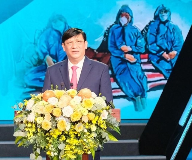 Theo Bộ trưởng Y tế, hơn hai năm qua là khoảng thời gian thử thách đầy cam go đối với ngành Y tế và đội ngũ các thầy thuốc. Theo Bộ trưởng Y tế, hơn hai năm qua là khoảng thời gian thử thách đầy cam go đối với ngành Y tế và đội ngũ các thầy thuốc.