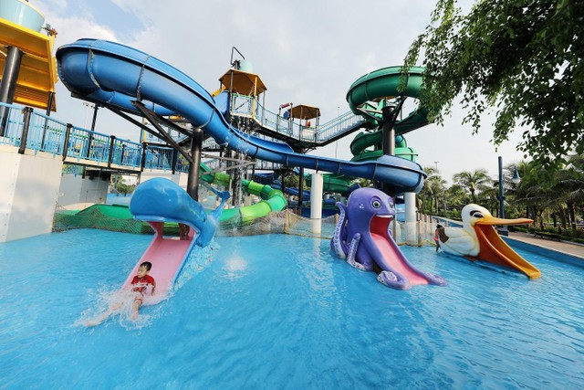 Bãi Cháy thu hút khách tham quan Vịnh Hạ Long và hệ sinh thái du lịch, vui chơi giải trí của Sun Group. Bãi Cháy thu hút khách tham quan Vịnh Hạ Long và hệ sinh thái du lịch, vui chơi giải trí của Sun Group.