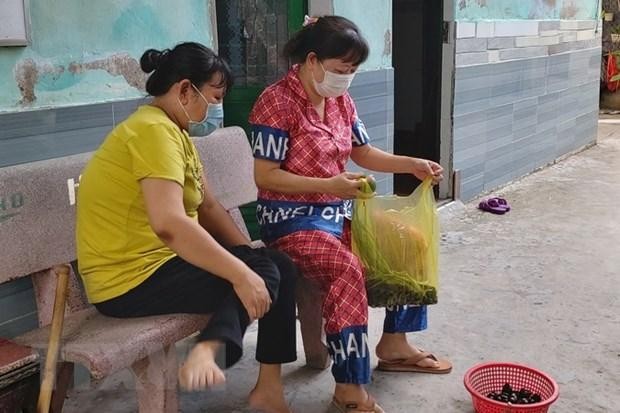 Chị em công nhân ở trọ phường Trà Nóc, quận Bình Thủy. (Ảnh: Thu Hiền/TTXVN).