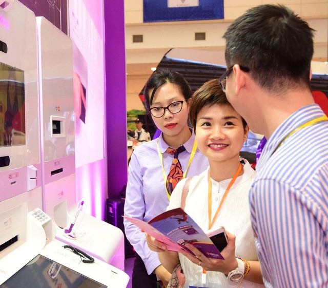 Sự hài lòng của khách hàng sẽ là nền móng xây dựng nên thương hiệu. Sự hài lòng của khách hàng sẽ là nền móng xây dựng nên thương hiệu.