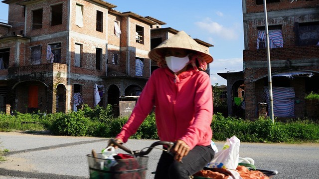 Thiếu vốn có thể khiến các dự án đình trệ. Ảnh: Dũng Minh.