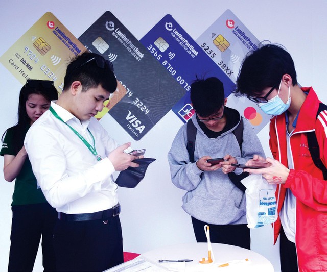 Nhu cầu của khách hàng thay đổi theo chiều hướng thiên về các ứng dụng công nghệ giúp giải quyết các giao dịch hiệu quả hơn.