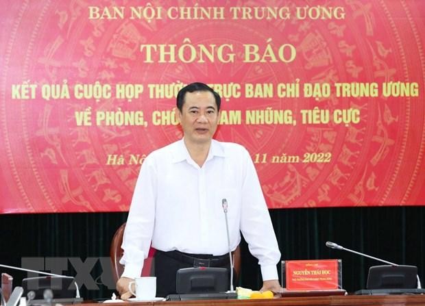 Ông Nguyễn Thái Học, Phó Ban Nội chính Trung ương thông báo kết quả cuộc họp. (Ảnh: Phương Hoa/TTXVN).