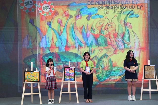 Tại Lễ khai mạc, Ban Tổ chức đã trao giải cuộc thi “Vẽ theo nội dung cuốn sách em yêu”. Tại Lễ khai mạc, Ban Tổ chức đã trao giải cuộc thi “Vẽ theo nội dung cuốn sách em yêu”.