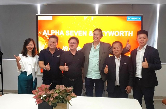 Alpha Seven và Skyworth cùng bức phá thành công trong tương gần. Alpha Seven và Skyworth cùng bức phá thành công trong tương gần.