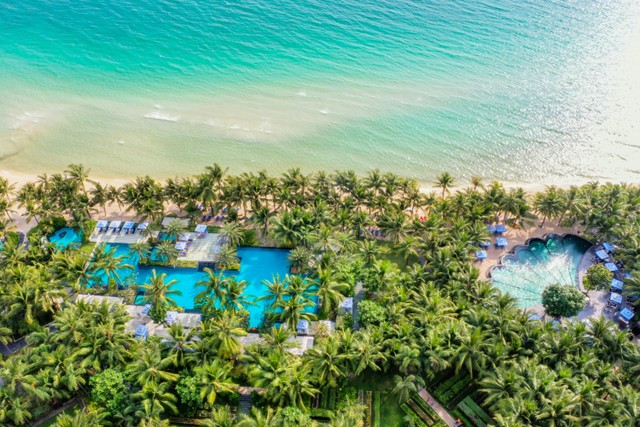Khu nghỉ dưỡng JW Marriott Phu Quoc Emerald Bay bên Bãi Kem. Khu nghỉ dưỡng JW Marriott Phu Quoc Emerald Bay bên Bãi Kem.