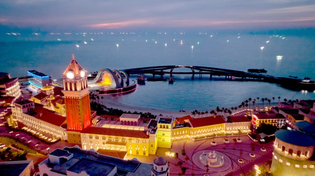 Thị trấn Hoàng Hôn – Sunset Town. Thị trấn Hoàng Hôn – Sunset Town.