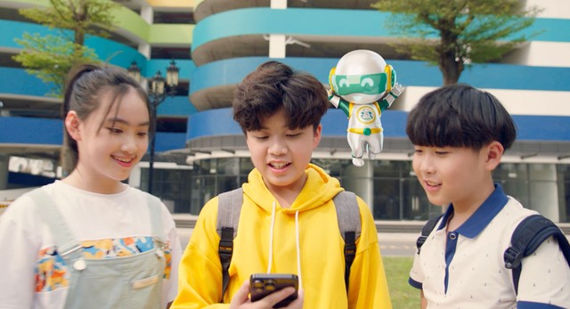 Trẻ hào hứng khi được tự chủ động thực hiện các giao dịch tài chính với tính năng Smart Kids trên ứng dụng BIDV SmartBanking.