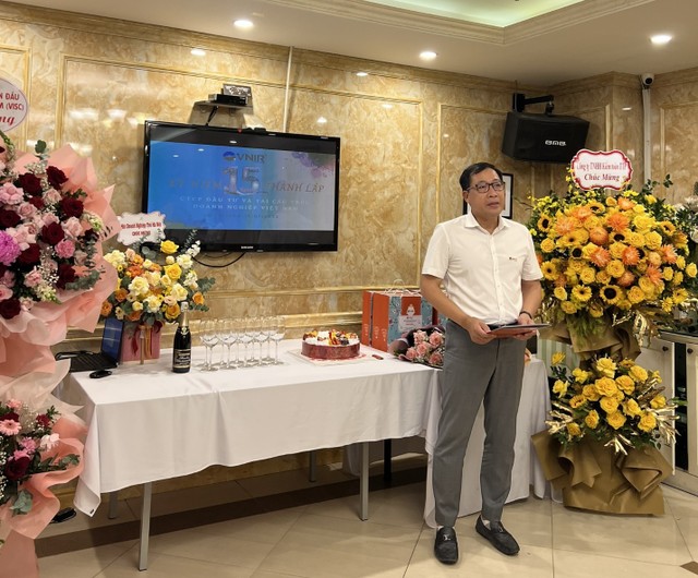 Ông Bùi Đình Như - Chủ tịch HĐQT VNIR phát biểu.