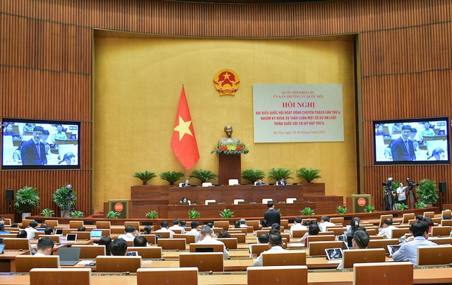 Phiên thảo luận Luật Kinh doanh bất động sản sửa đổi.