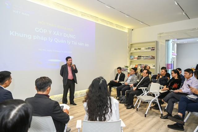 Ông Nguyễn Đoan Hùng, Phó chủ tịch VBA (Hiệp hội Blockchain Việt Nam) phát biểu tại Hội thảo