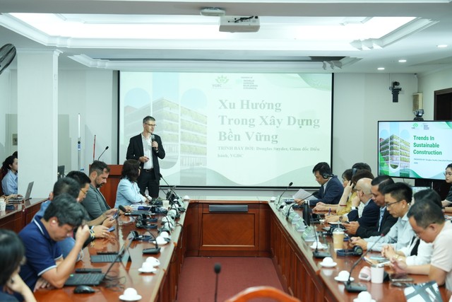 Toàn cảnh sự kiện “Lễ ra mắt LOTUS V4 - Hội thảo kiến thức cơ bản về công trình xanh”.